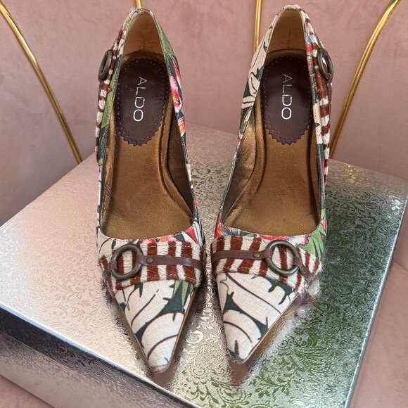 Pre-Loved: ALDO Tropical Print 4" Stilettos with Metallic Accents! [Size 37] - Picture 2 of 6